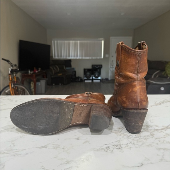 Frye booties size 9 - Picture 3 of 3